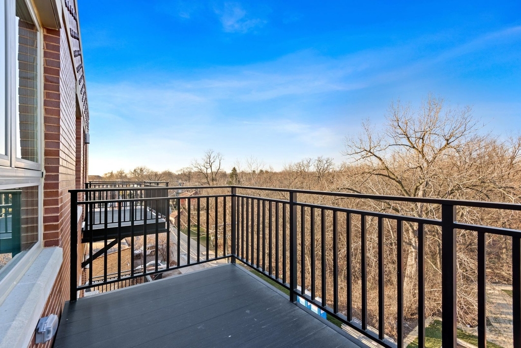 555 Roger Williams Avenue - Photo 7
