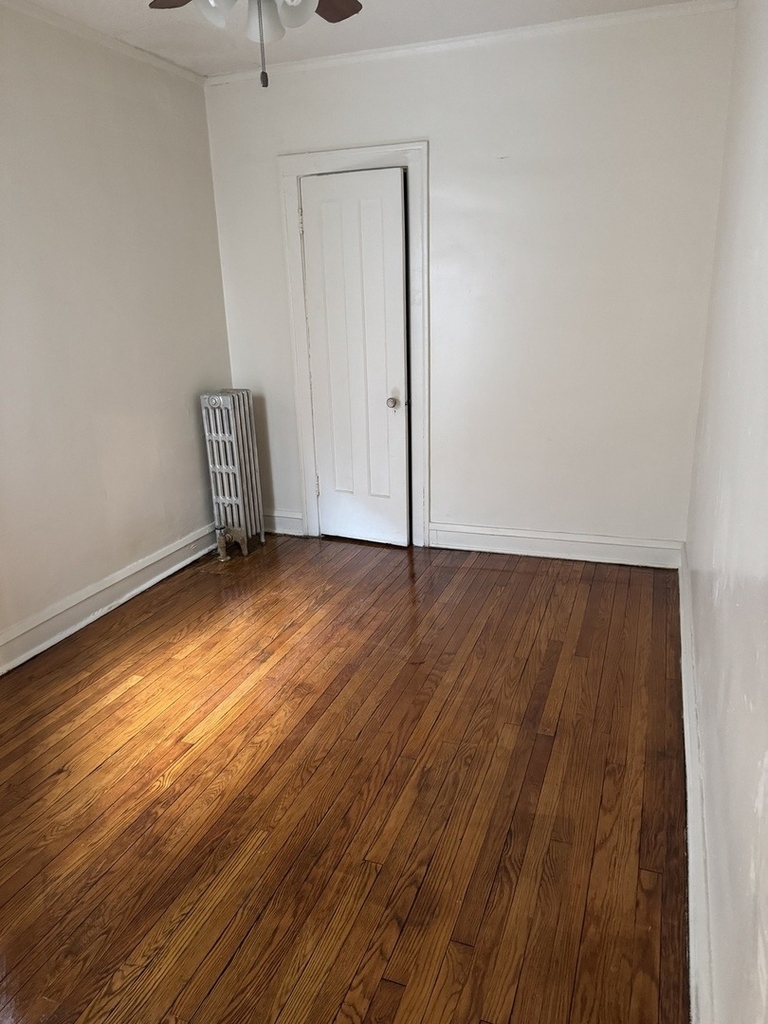 6523 S Greenwood Avenue - Photo 3