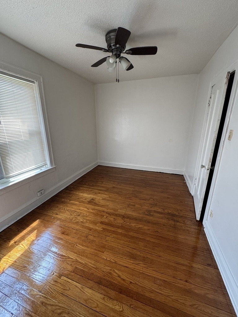 6523 S Greenwood Avenue - Photo 6