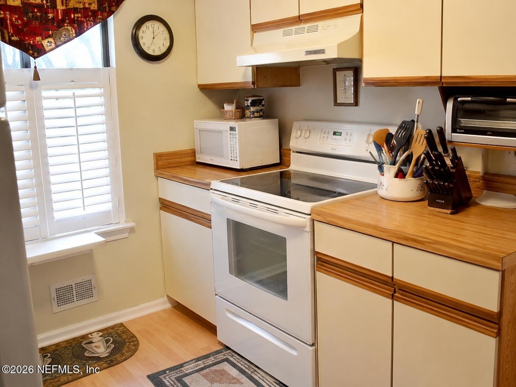 4108 Hanging Moss Court - Photo 2
