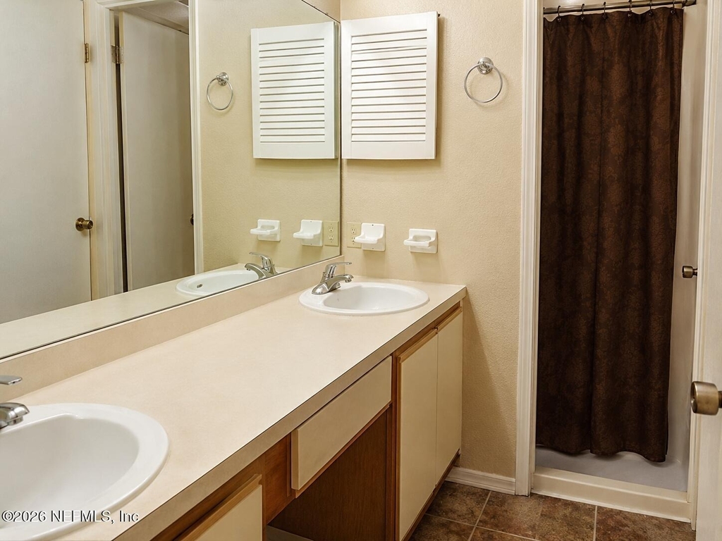 4108 Hanging Moss Court - Photo 4