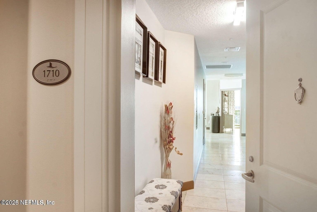 1431 Riverplace Boulevard - Photo 2