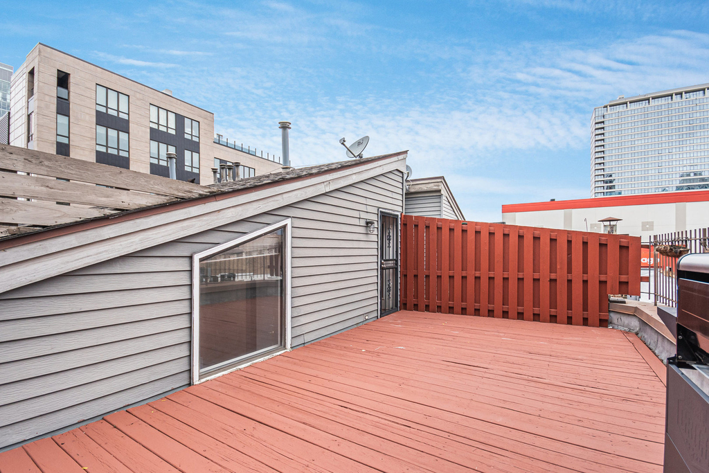 747 N Sedgwick Street - Photo 14