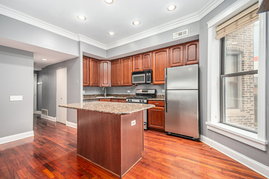 747 N Sedgwick Street - Photo 7