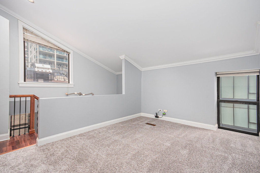 747 N Sedgwick Street - Photo 8