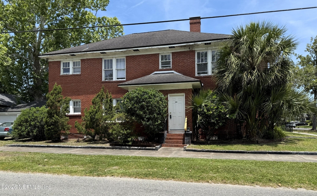 1329 Cherry Street - Photo 0