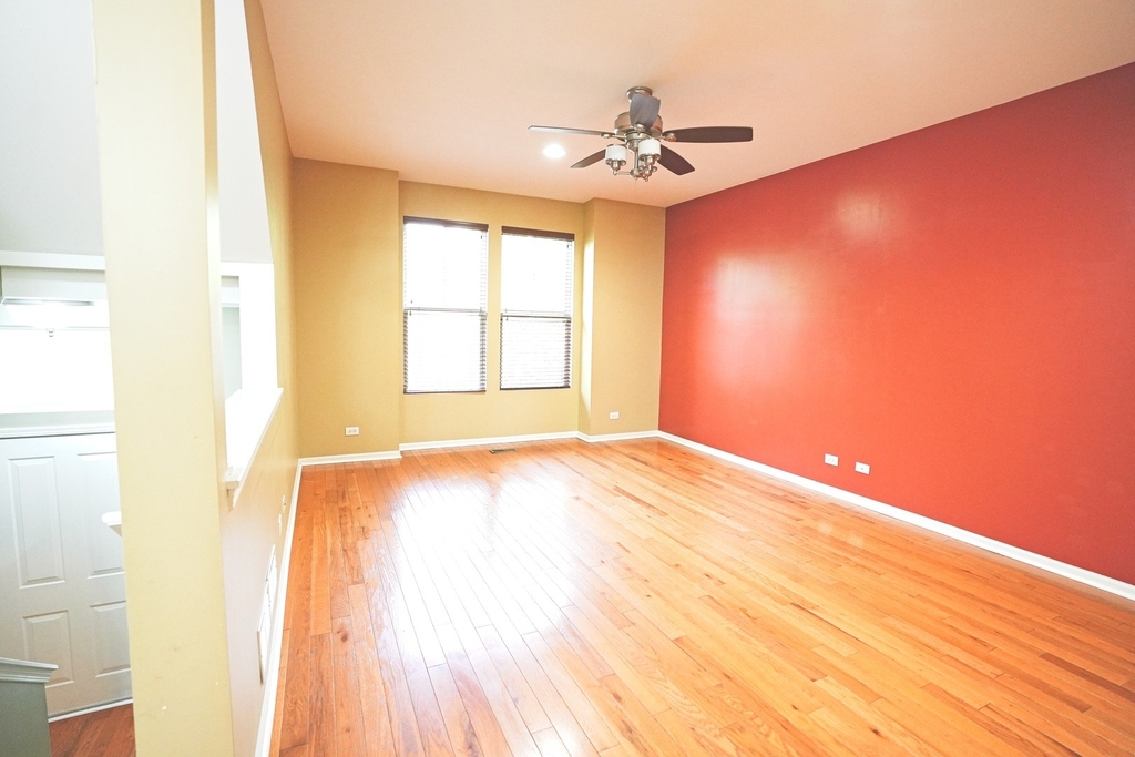 470 Grosvenor Lane - Photo 2