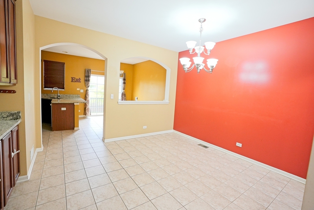 470 Grosvenor Lane - Photo 3