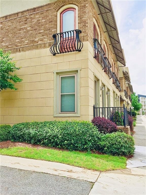 384 16th Street Nw - Photo 1
