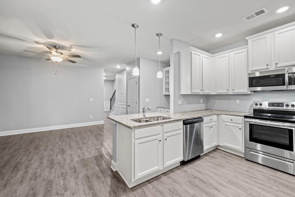 2570 Castellan Drive - Photo 3