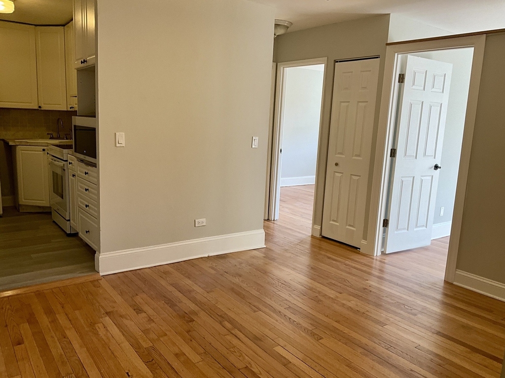 5950 N Kenmore Avenue - Photo 2