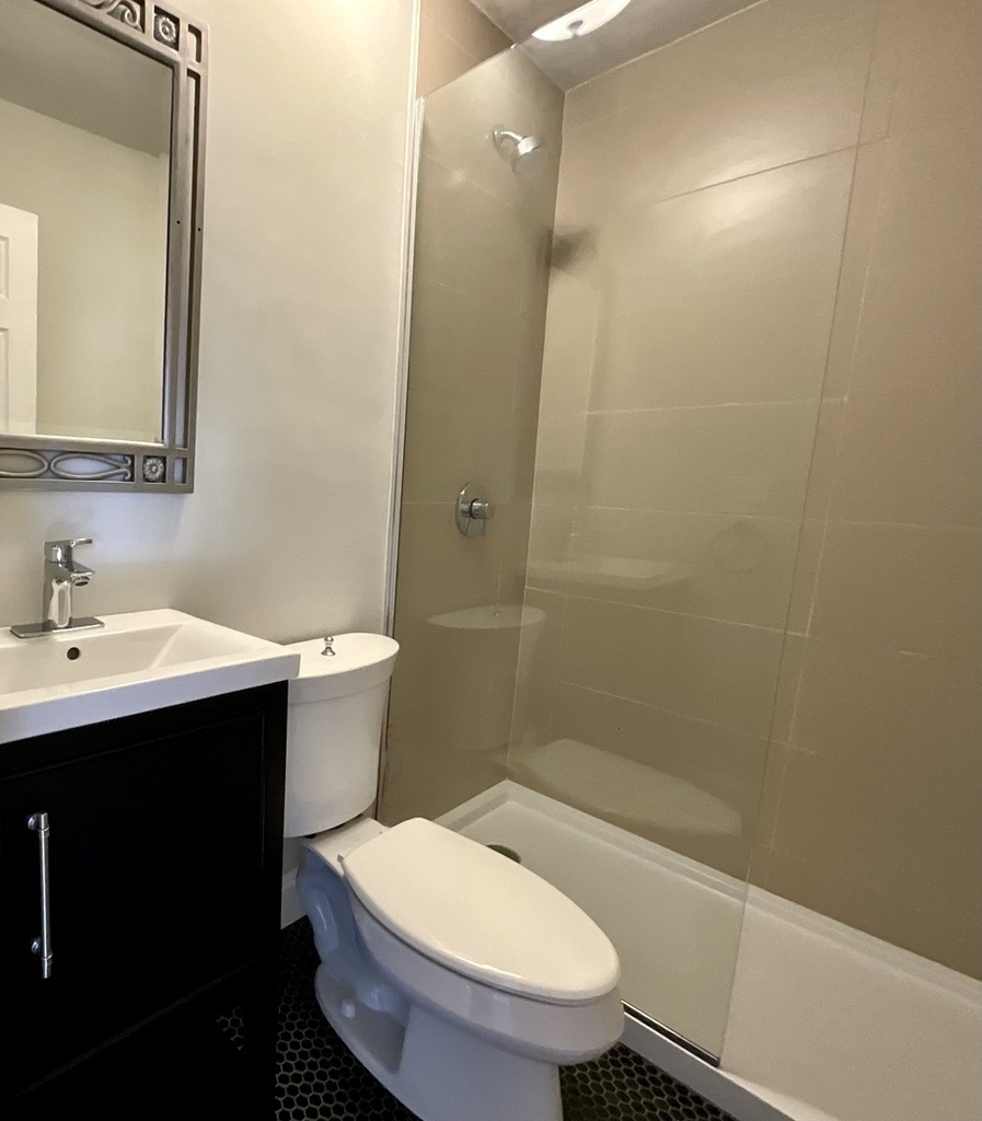 5950 N Kenmore Avenue - Photo 9