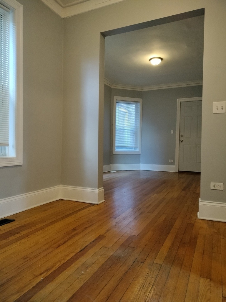 7408 S Eberhart Avenue - Photo 4