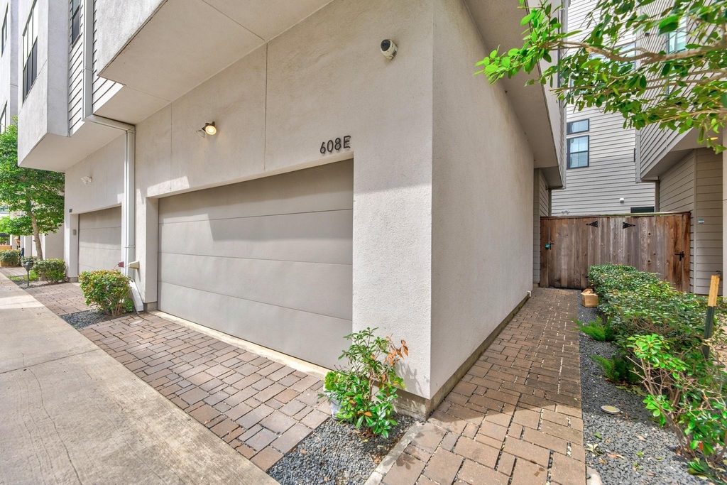 608 Middle Street - Photo 31