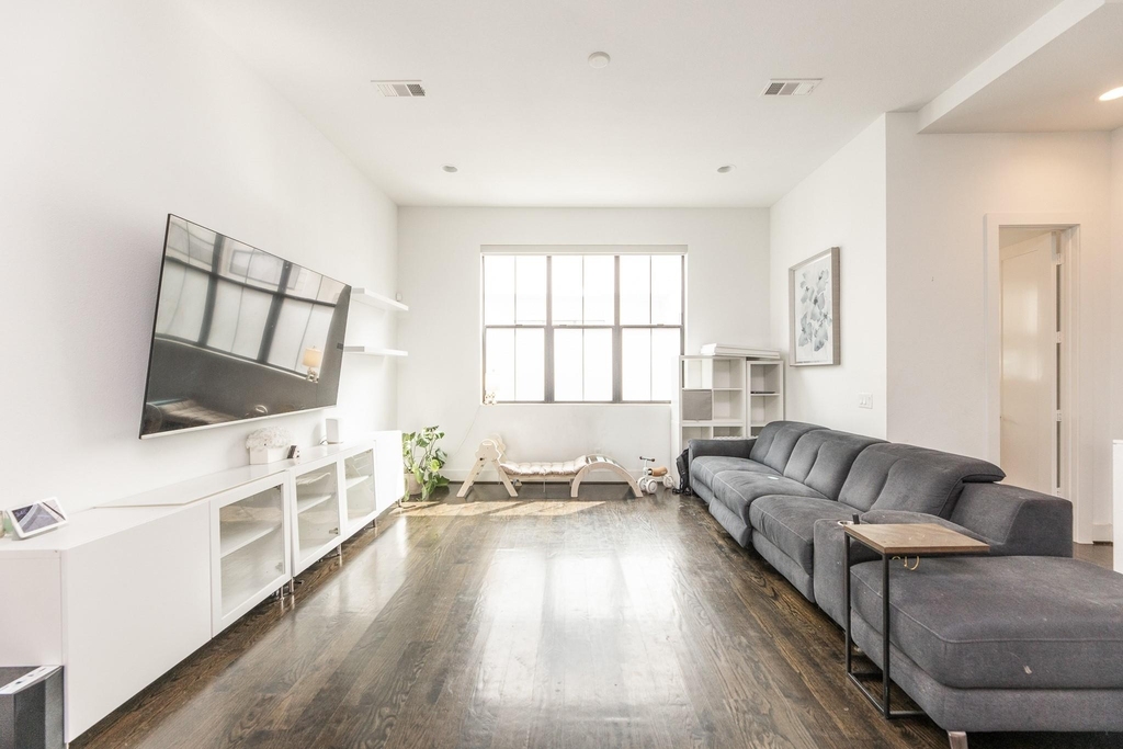 608 Middle Street - Photo 9