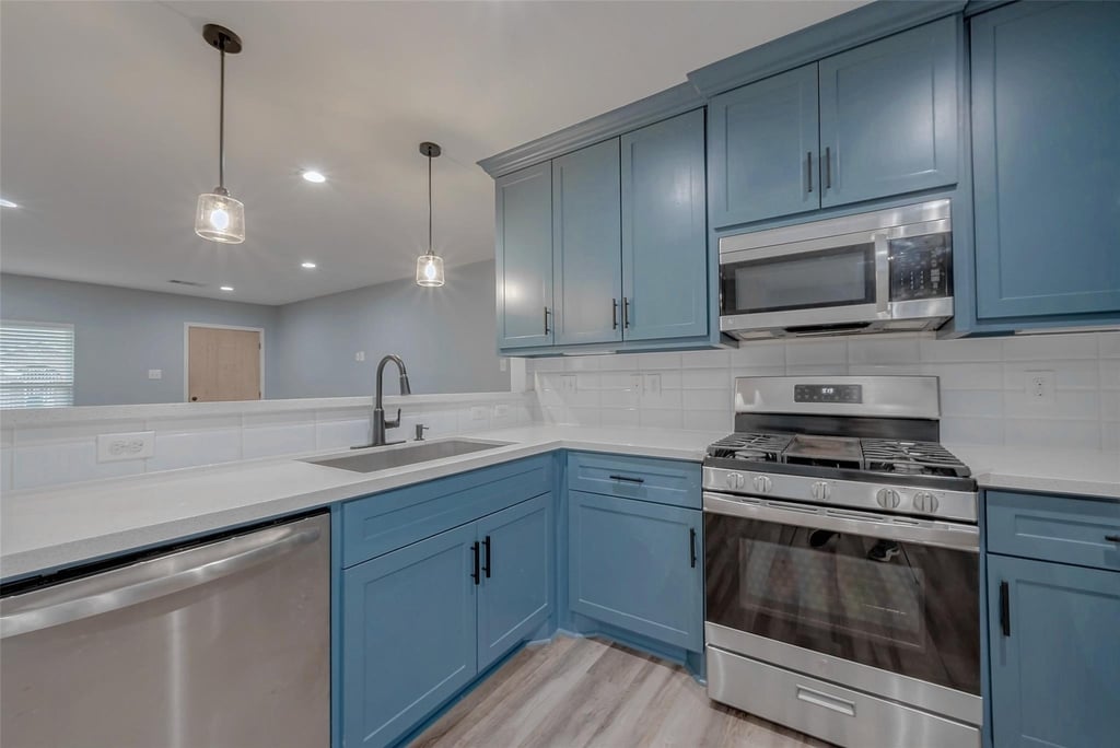 6322 Victoria Street - Photo 10