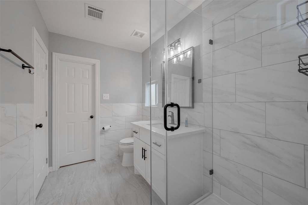 6322 Victoria Street - Photo 19