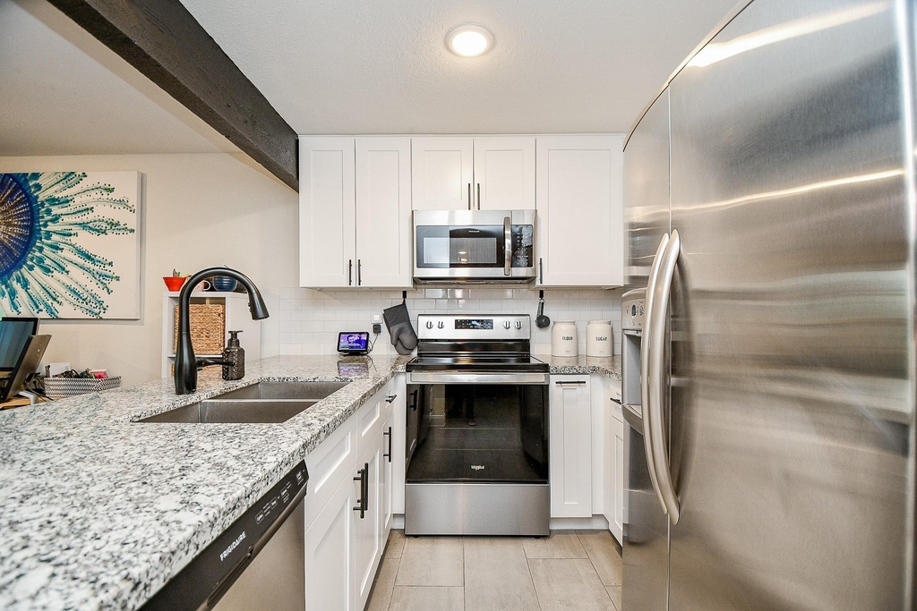 2940 Windchase Boulevard - Photo 8