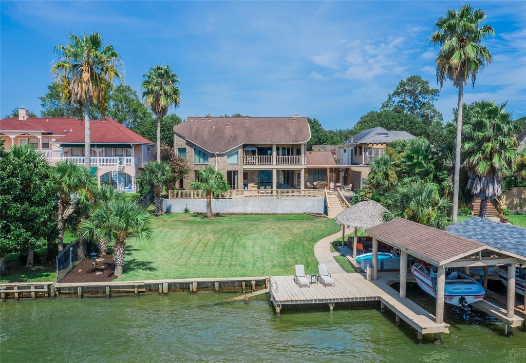 1623 Lake Arbor Drive - Photo 2