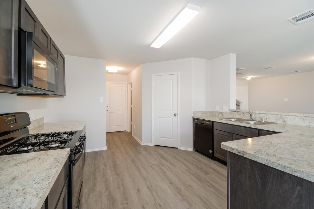 4915 Banyan Tree - Photo 2