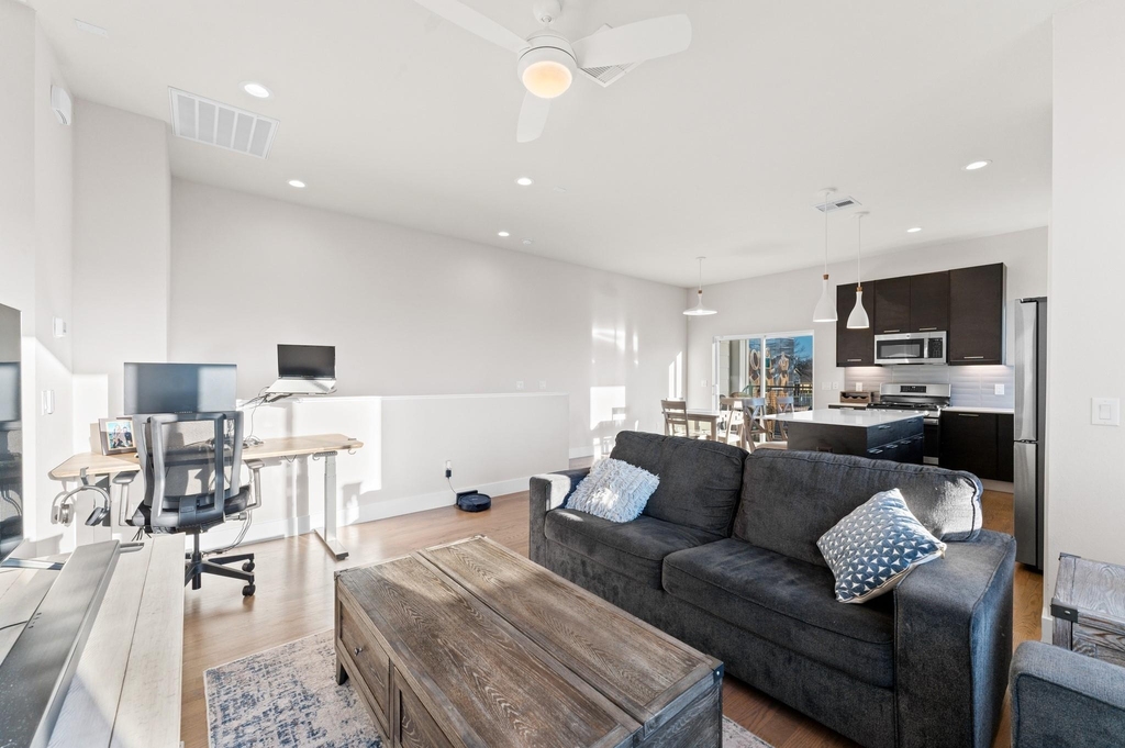 4904 Noble Street - Photo 9