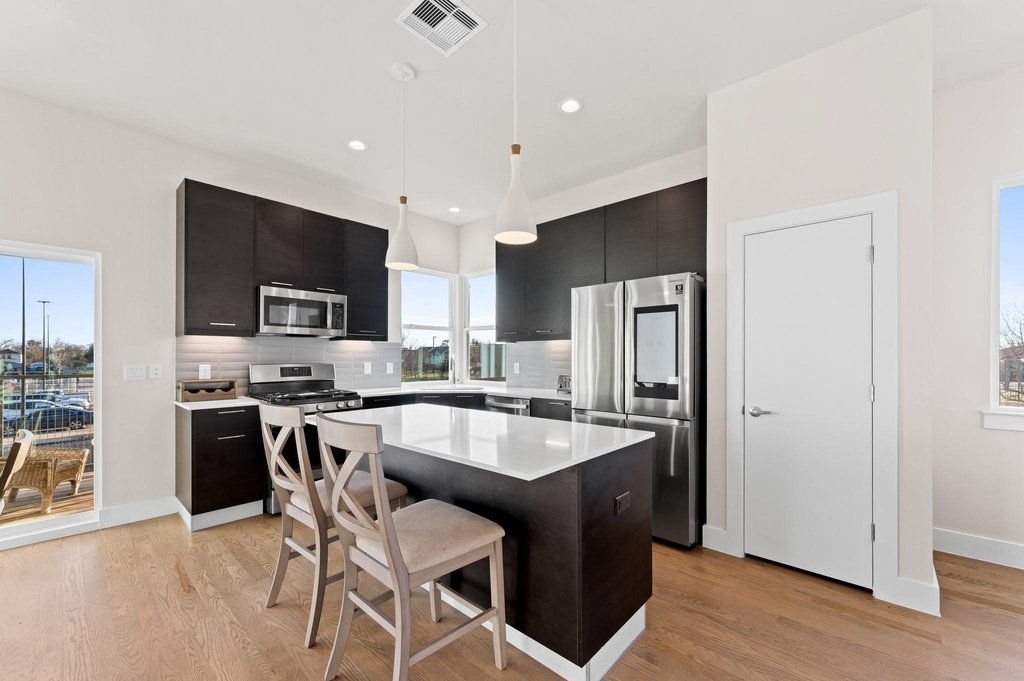 4904 Noble Street - Photo 4