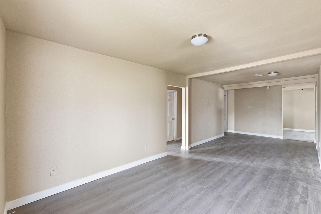 2411 Leffingwell Street - Photo 6