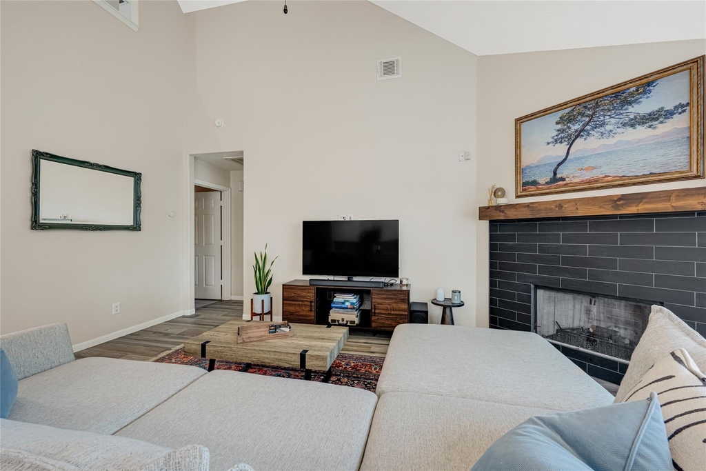 4102 Caneshaw Drive - Photo 9