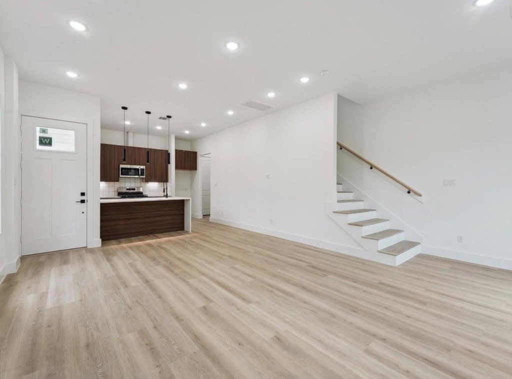 7416 Maxroy Street - Photo 8