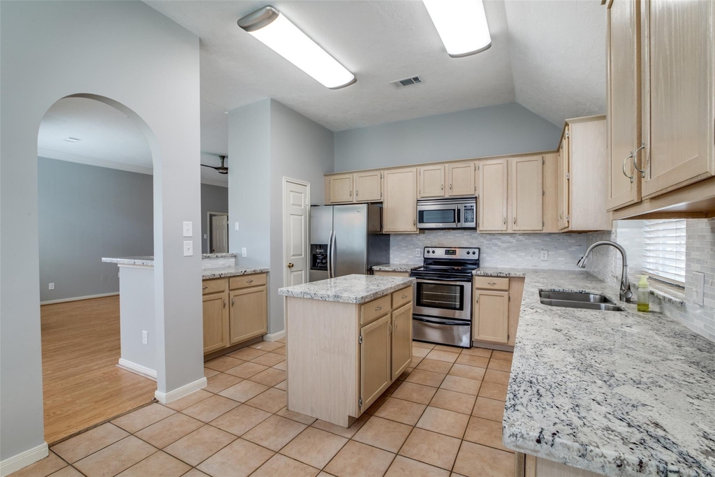 9331 Rodgers Road - Photo 11