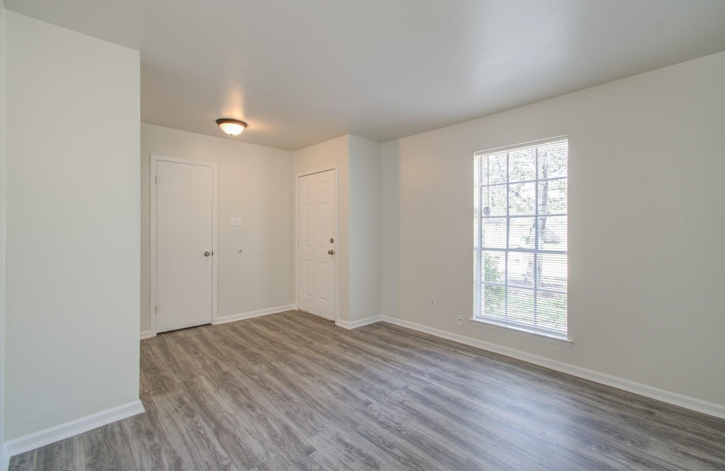15611 La Casa Lane - Photo 5