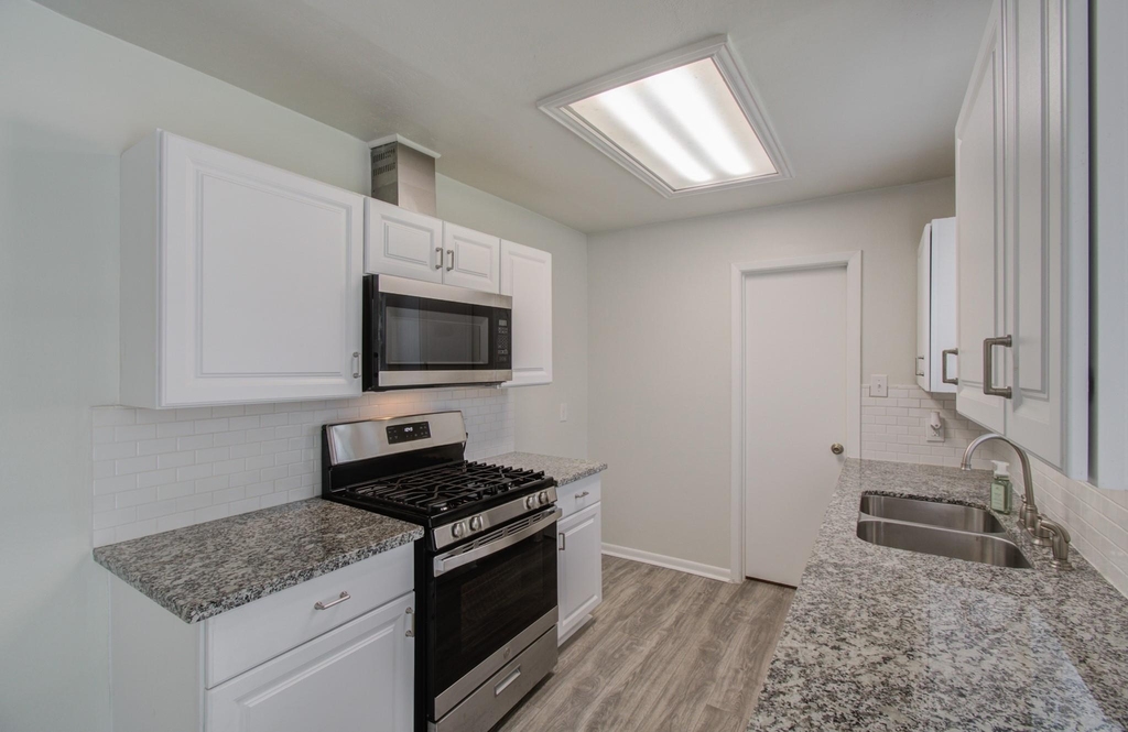 15611 La Casa Lane - Photo 15
