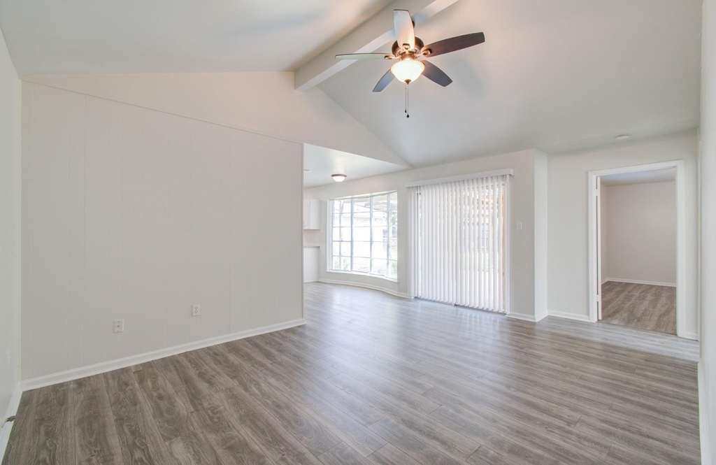 15611 La Casa Lane - Photo 7