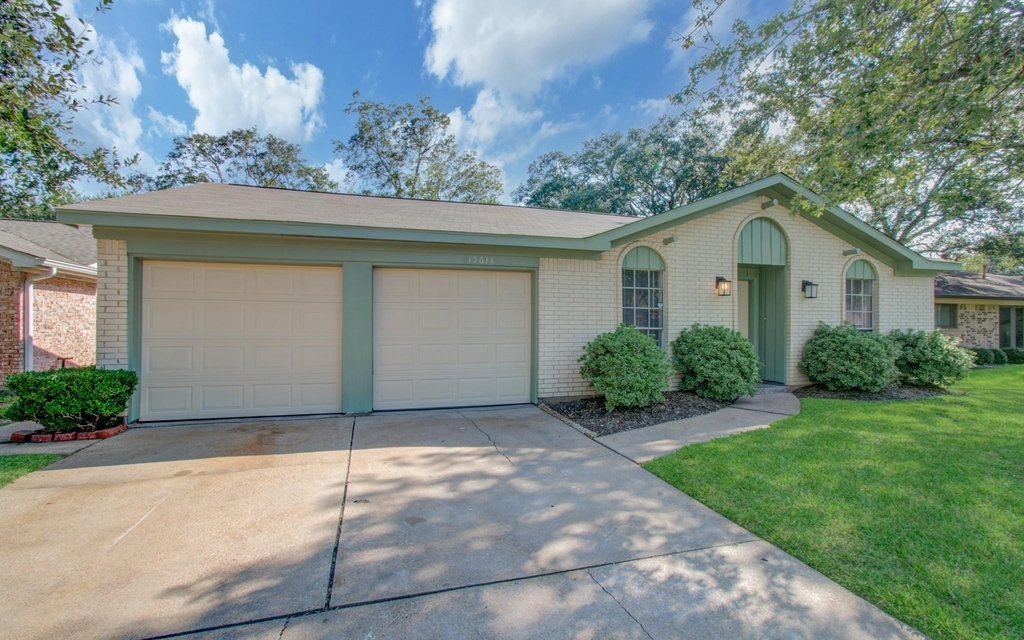 15611 La Casa Lane - Photo 1