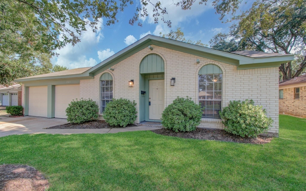 15611 La Casa Lane - Photo 2