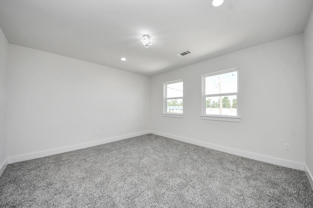1189 County Road 5100 - Photo 4