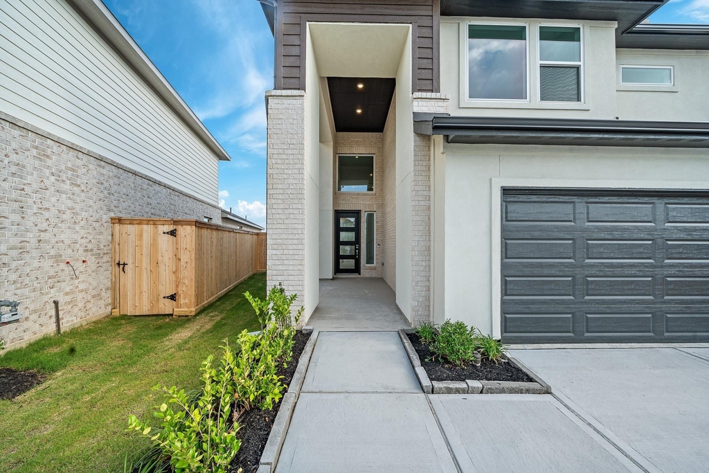 22135 Rangemore Drive - Photo 3