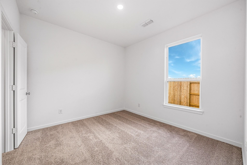 22135 Rangemore Drive - Photo 6