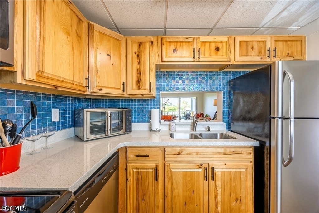 6220 Augusta Drive - Photo 3