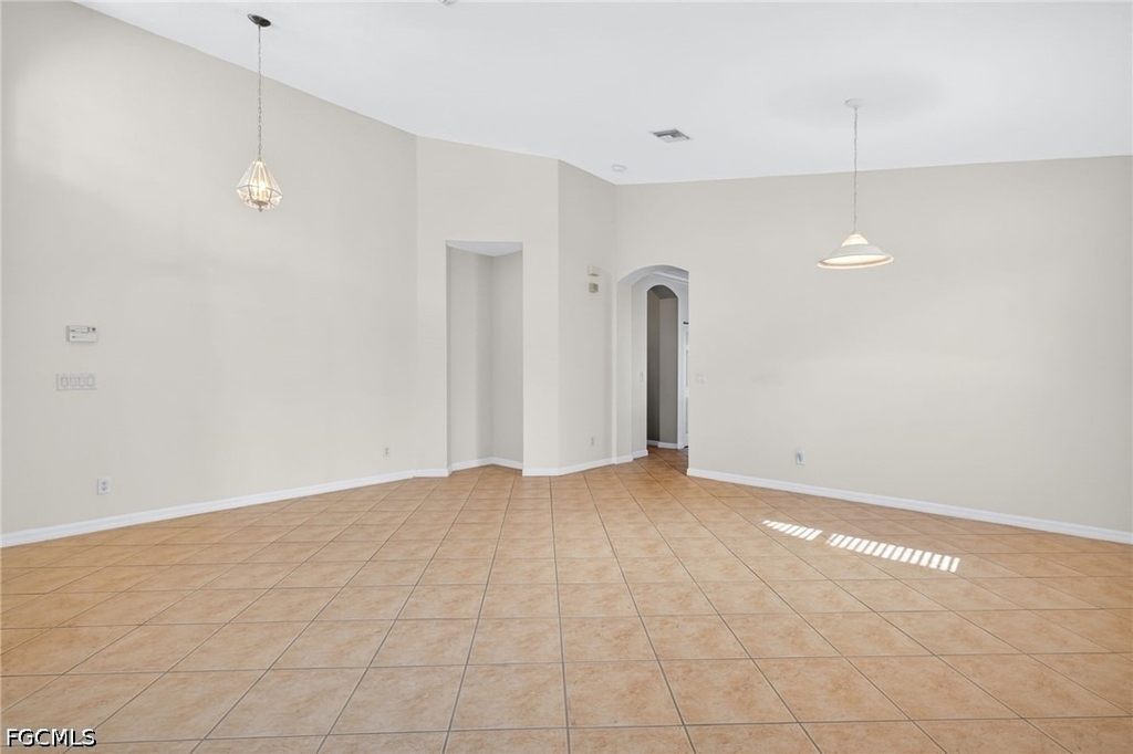 8369 Sumner Avenue - Photo 7