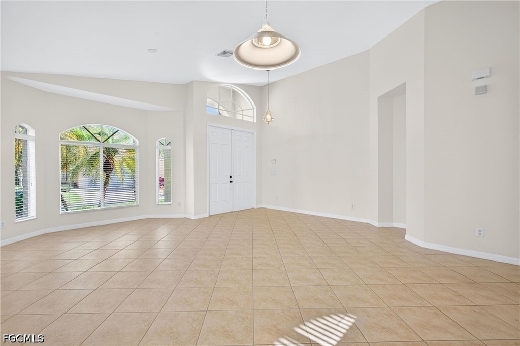 8369 Sumner Avenue - Photo 6