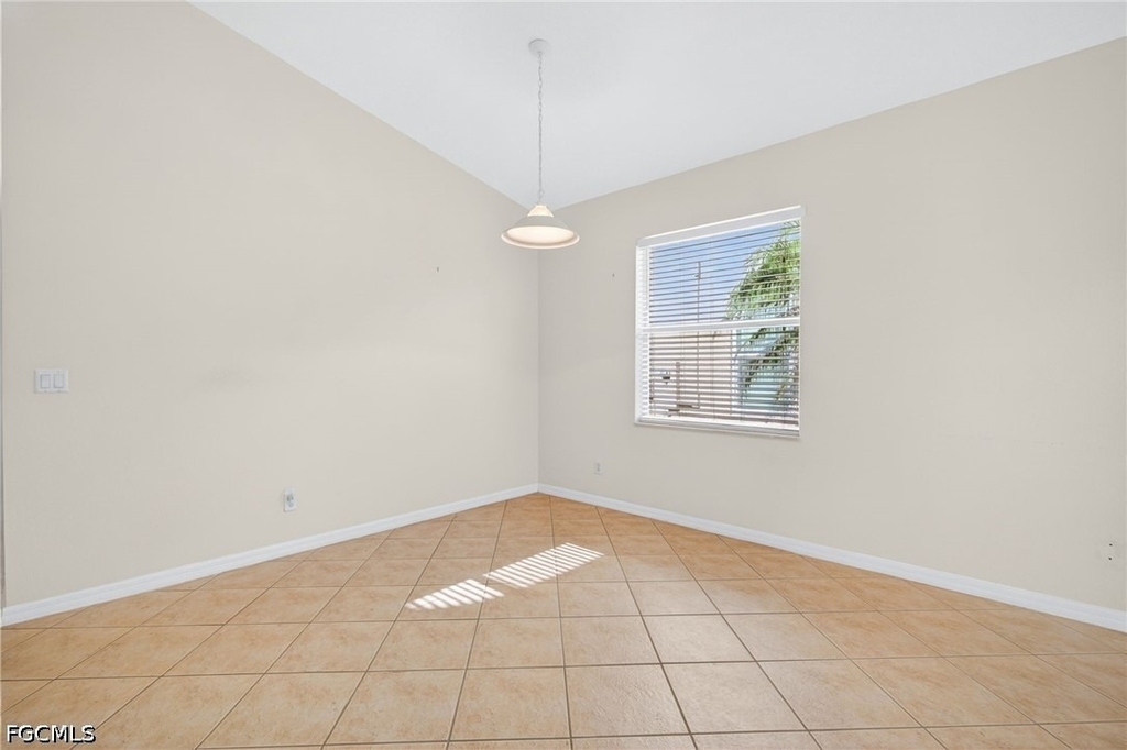 8369 Sumner Avenue - Photo 9