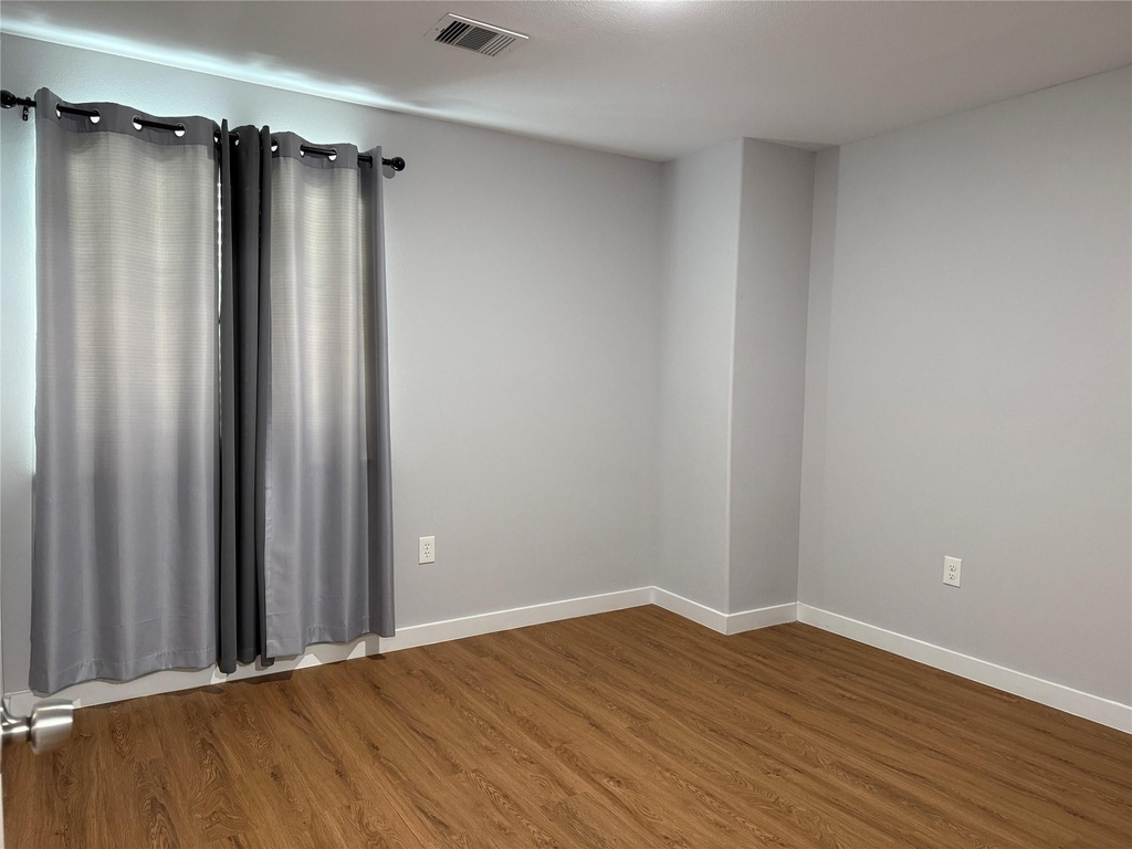 6610 Haight Street - Photo 5