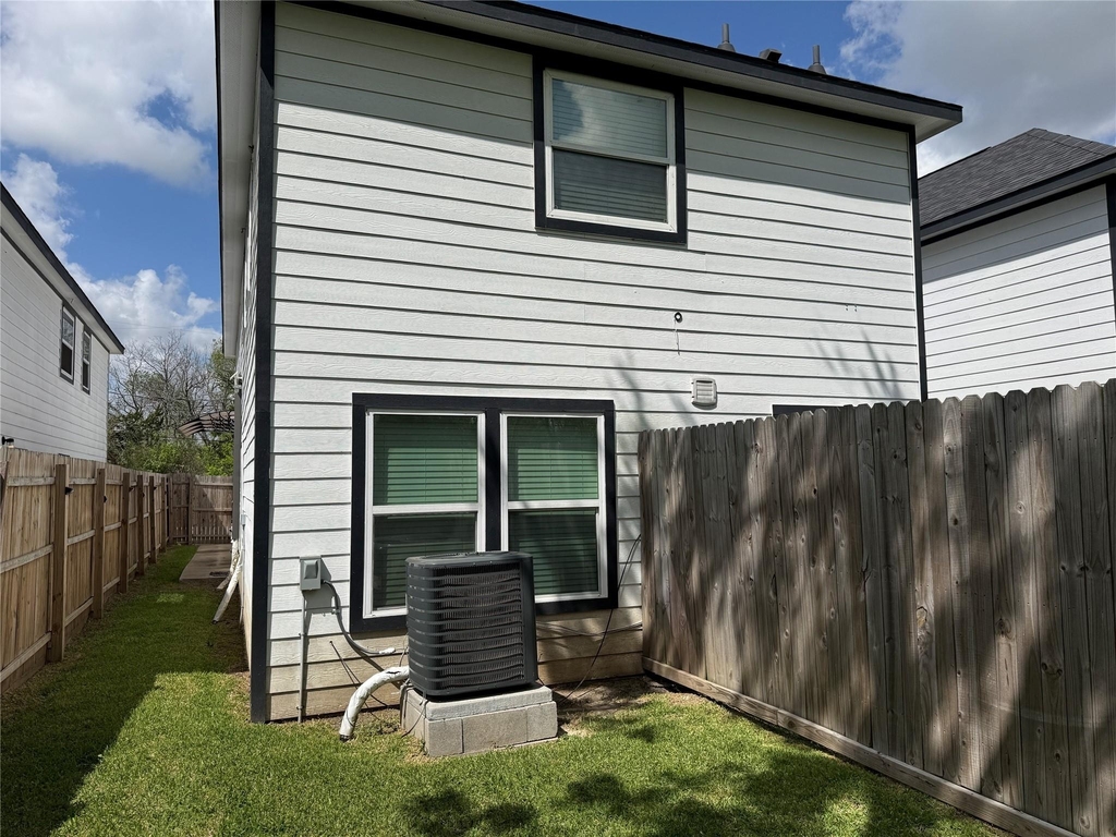 6610 Haight Street - Photo 15