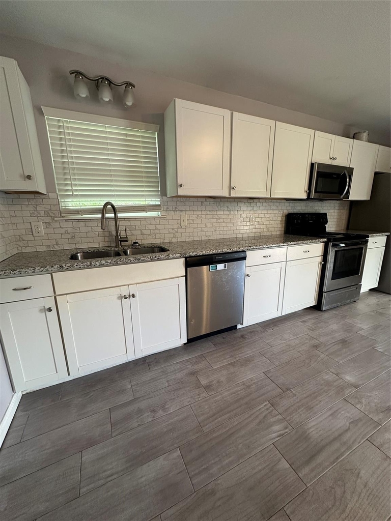 7307 Avenue O - Photo 2