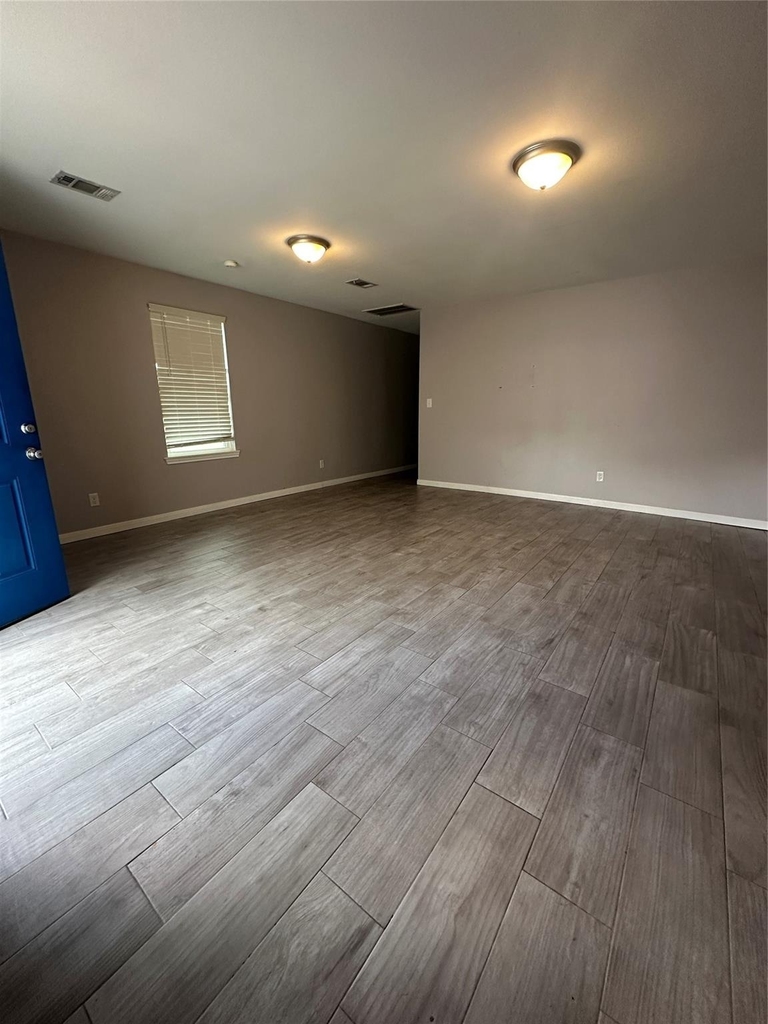 7307 Avenue O - Photo 1