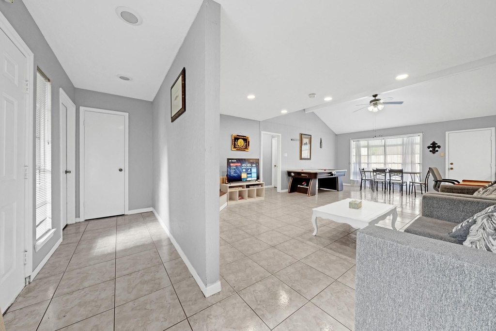 222 Wickhamford Way - Photo 2