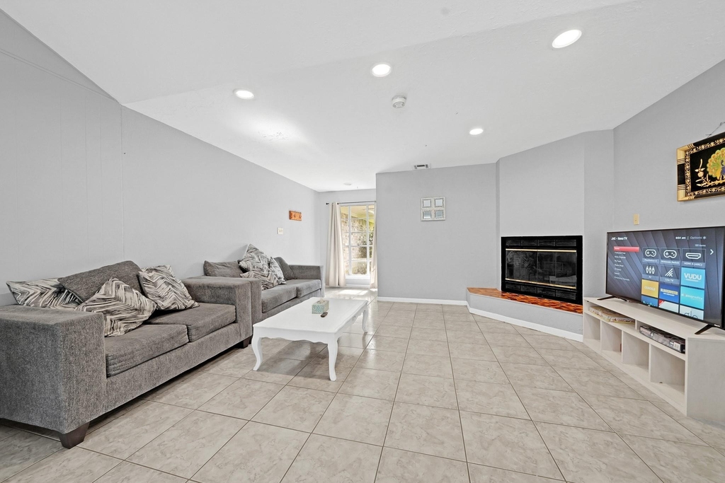 222 Wickhamford Way - Photo 1