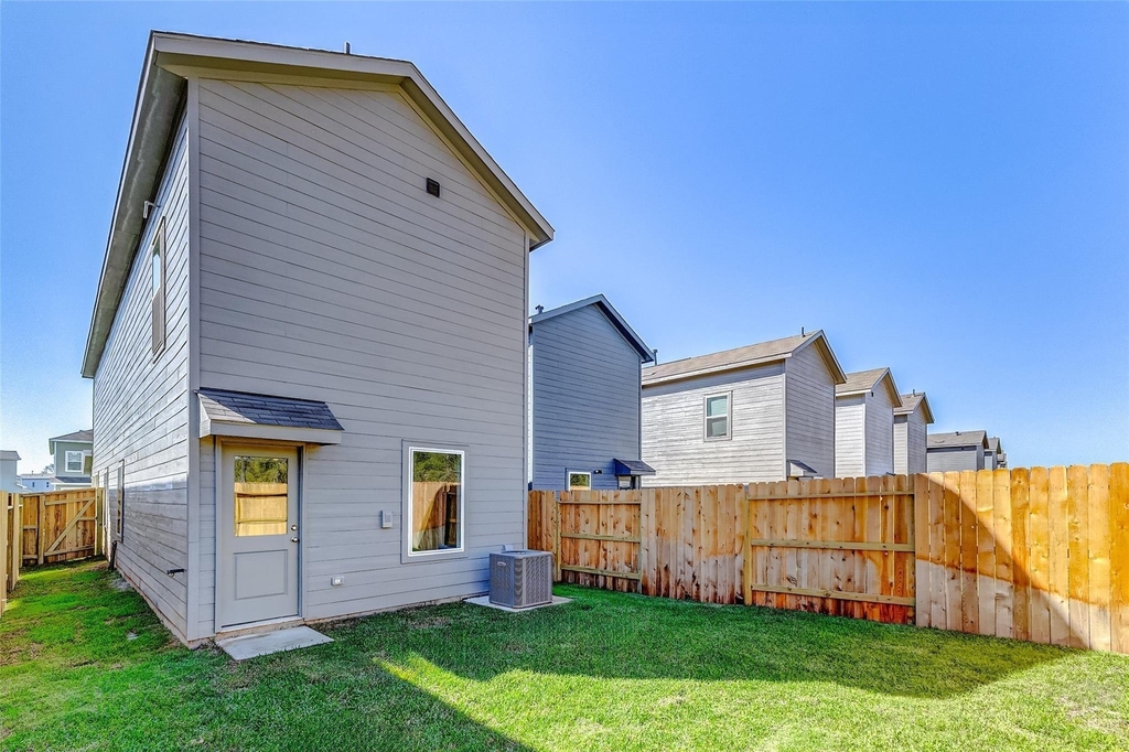 21543 Carosella Drive - Photo 19
