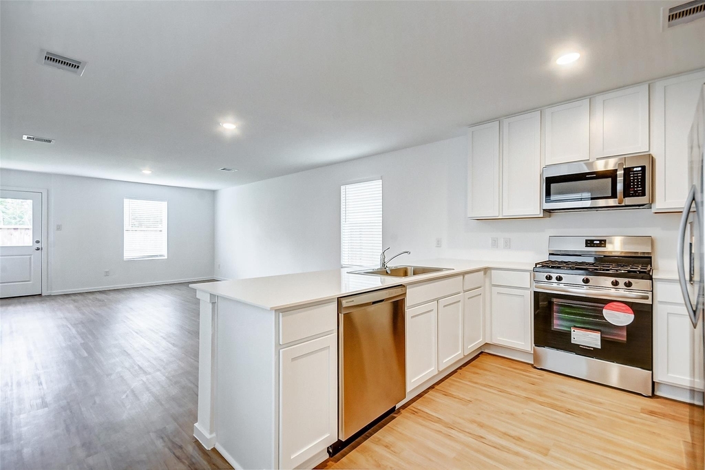 21543 Carosella Drive - Photo 2